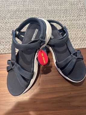 Skechers Go Walk Flex sandal NWT